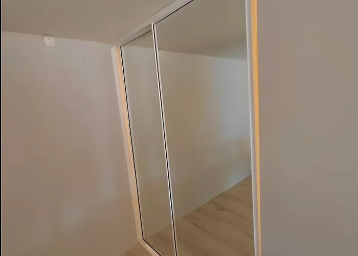 Downtown With Balcony Διαμέρισμα *